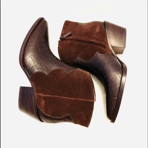 New in Box, A.D & DAUGHTERS Bracov leather croco print boots!